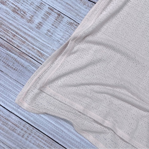 Lululemon Tee - Picture 2 of 7